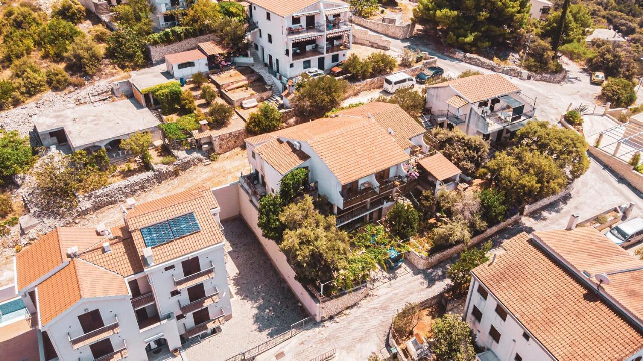 Fully Renovated One Bedroom Apartment With A Seaview - A Sevid Buitenkant foto
