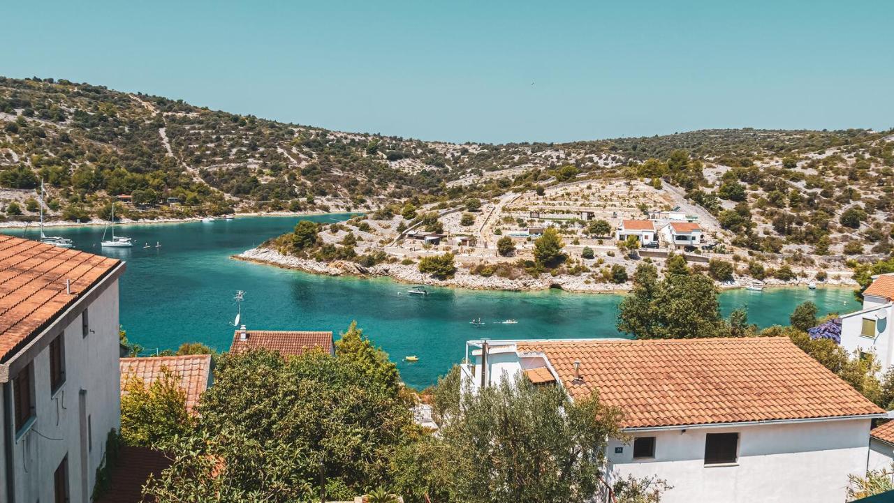 Fully Renovated One Bedroom Apartment With A Seaview - A Sevid Buitenkant foto