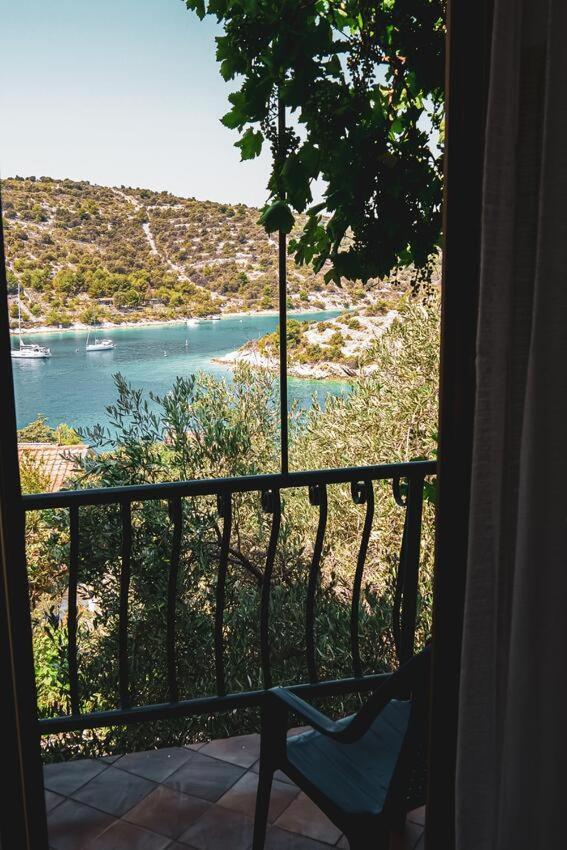 Fully Renovated One Bedroom Apartment With A Seaview - A Sevid Buitenkant foto